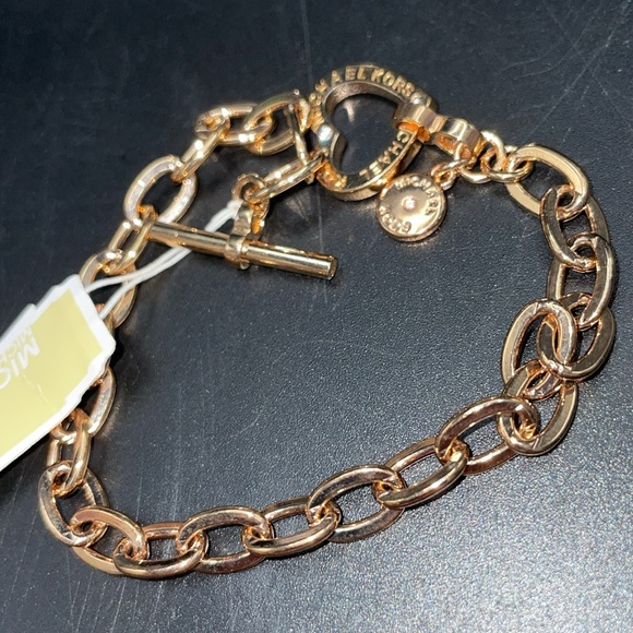 MK Heart Toggle Chain Bracelet - Picture 3 of 4